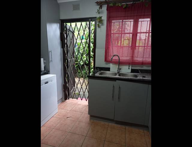 4 BEDROOM HOUSE FOR SALE IN QUEENSBURGH CENTRAL